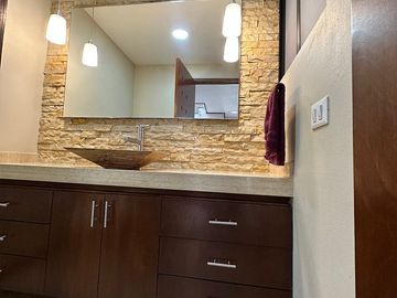 Residencia de Lujo en venta , elegancia y finos acabados.