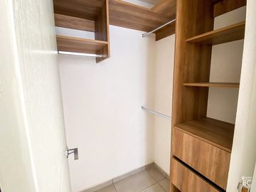Casa en Renta en Capital Norte | 2 Recámaras y Amplio Jardín