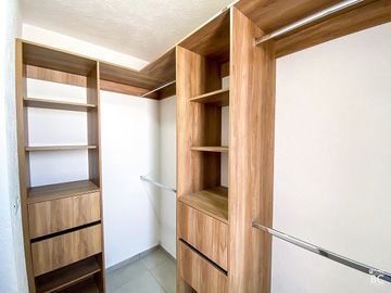 Casa en Renta en Capital Norte | 2 Recámaras y Amplio Jardín