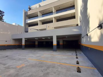 Cochera descubierta - Alquiler - Villa Urquilla