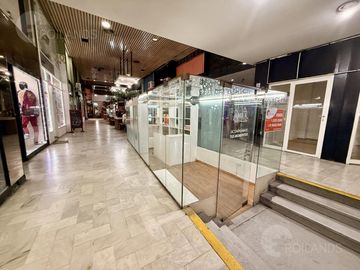 Góndola comercial en alquiler en Galería Flores Center