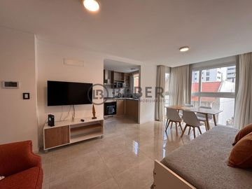 En venta dos ambientes a la calle con balcon, La Perla