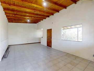 Casa en Venta de 3 Ambientes en Villa Rosa con Jardín