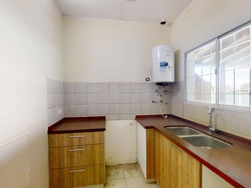Casa en Venta de 3 Ambientes en Villa Rosa con Jardín
