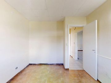 Casa en Venta de 3 Ambientes en Villa Rosa con Jardín