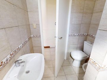 Casa en Venta de 3 Ambientes en Villa Rosa con Jardín