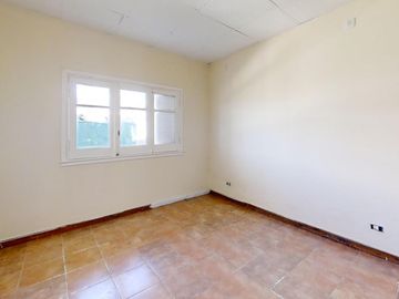 Casa en Venta de 3 Ambientes en Villa Rosa con Jardín