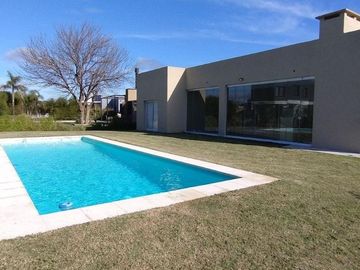 Casa en alquiler de 5 ambientes en barrio Norte,el Cantón, Escobar. GBA Norte