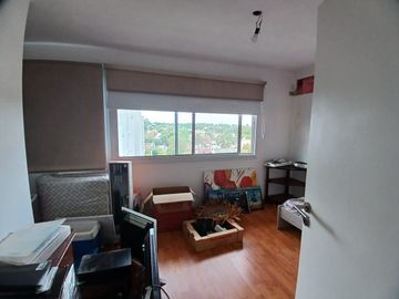 Departamento 3 ambientes en duplex en Victoria, San Fernando con cochera cubierta.