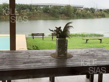 Casa en alquiler a la laguna, amoblada en Cantón Norte, Escobar