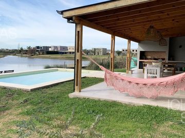 Casa en alquiler a la laguna, amoblada en Cantón Norte, Escobar