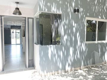 Casa 3 ambientes con pileta amoblada en alquiler - El Carmencito