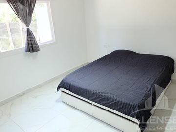 Casa 3 ambientes con pileta amoblada en alquiler - El Carmencito