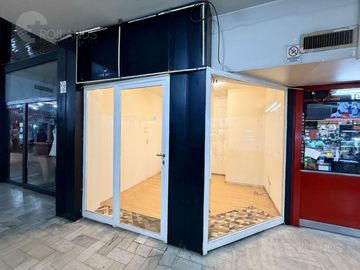 Alquiler local comercial en Galería Flores Center
