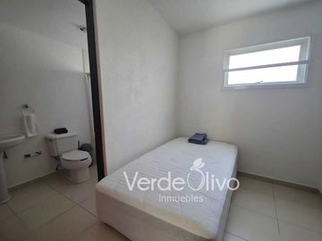Renta casa amueblada en Centro Sur, frente al Hospital Ángeles, Qro. Alberca.