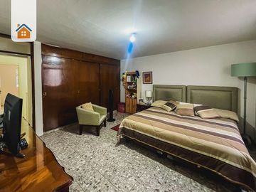 Casa en venta en Ladrón de Guevara, Guadalajara