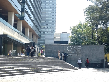 Local comercial de 393 m² en renta – One Marina Park | Av. Marina Nacional