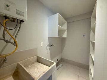 Departamento en renta en Lomas Altas | 2 recámaras + bodega + 2 estacionamientos