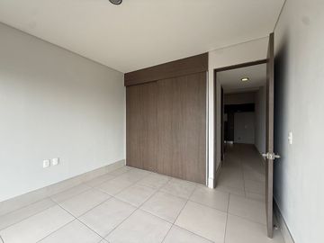 Departamento en renta en Lomas Altas | 2 recámaras + bodega + 2 estacionamientos