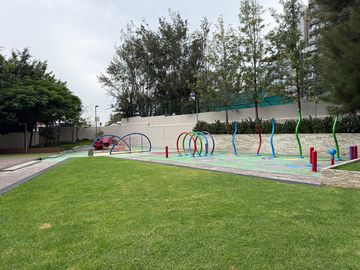 Departamento en renta en Lomas Altas | 2 recámaras + bodega + 2 estacionamientos