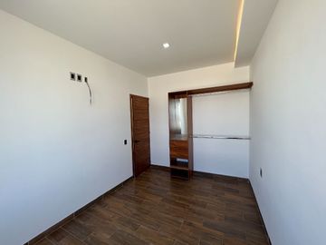 Estrena Casa en Coto Castaño Valle Imperial