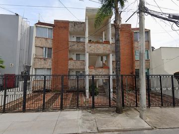 Departamento en Av, Patria, Cercano a la UAG, Autónoma