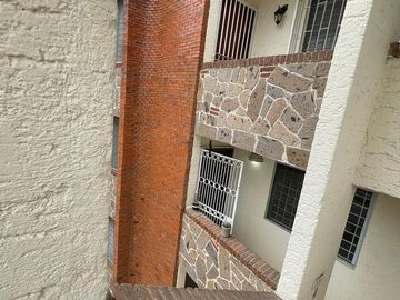 Departamento en Av, Patria, Cercano a la UAG, Autónoma