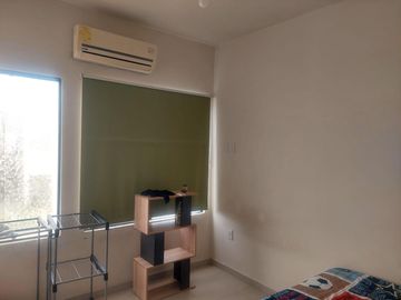 Casa en clúster con alberca y control de acceso en Fracc. Residencial del Bosque