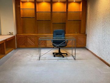 Renta oficina/local comercial Ladrón de Guevara DENTRO DE GYM