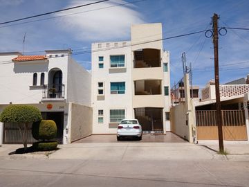 Balcones del Valle: Departamento en venta