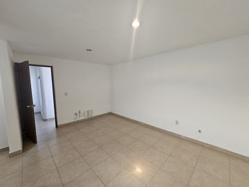 Balcones del Valle: Departamento en venta