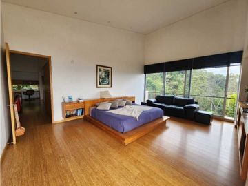 Hermosa Casa con vista al Valle del aburrá