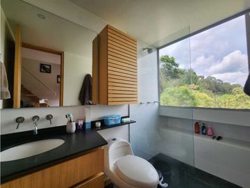 Hermosa Casa con vista al Valle del aburrá