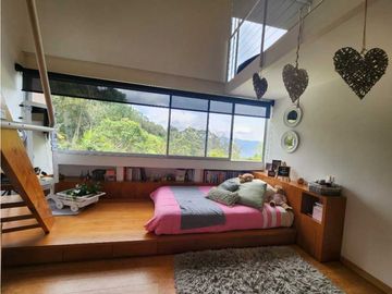 Hermosa Casa con vista al Valle del aburrá