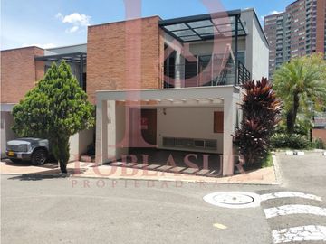 Casa en Arriendo o Venta El Poblado Medellin