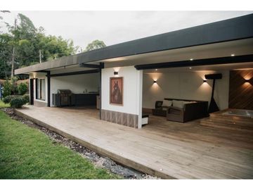 Magnífica casa en Llanogrande a 200 m del club Campestre