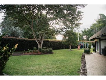 Magnífica casa en Llanogrande a 200 m del club Campestre
