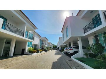Casa en Conjunto Cerrado Rodadero Reservado - 005R