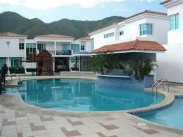 Casa en Conjunto Cerrado Rodadero Reservado - 005R