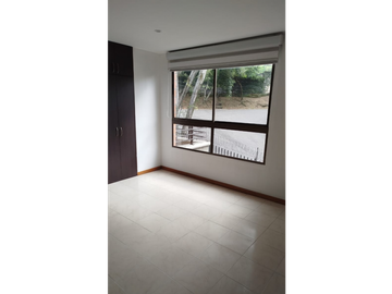 Venta Apartamento -ascensor -parqueadero.- Cerro nutibara