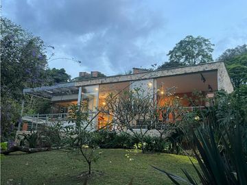 Casa en Venta en Envigado, sector La Pradera