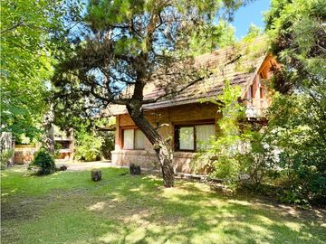PINAMAR  -  CABAÑA SILFIDES -CONSTRUCCCION TRADICIONAL