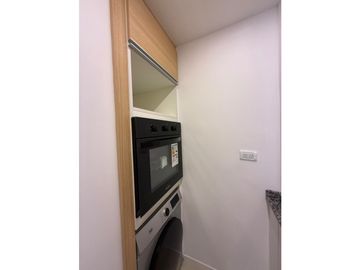 3 AMBIENTES A LA CALLE CON BALCON SALIENTE - BOLIVAR 2240