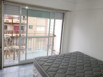 ALQUILER X 24 MESES AMBIENTE Y MEDIO PLAZA MITRE.