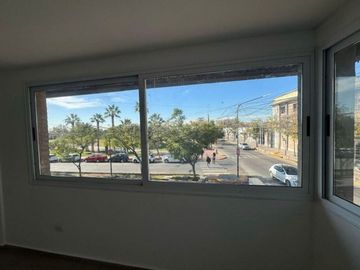 VENTA LOCAL GODOY CRUZ FRENTE A MUNICIPALIDAD