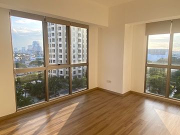 Dijual Apartemen Midtown Signature Herald Tower View Pool & Mall Summarecon