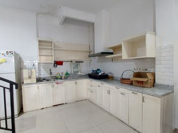 DIJUAL RUMAH 2 LANTAI di NUSALOKA BSD, TANGERANG SELATAN