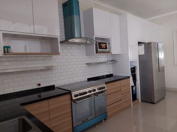 Disewakan Rumah Semi Furnished di Cluster Aristoteles Gading Serpong, Tangerang