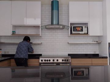 Disewakan Rumah Semi Furnished di Cluster Aristoteles Gading Serpong, Tangerang