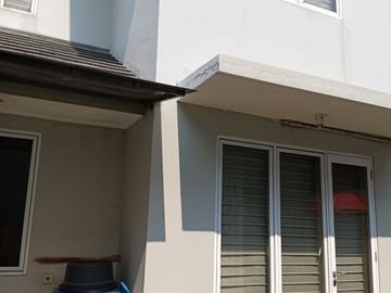 DIJUAL Rumah 2 lantai di Premier Park 1 Moderenland Tangerang
